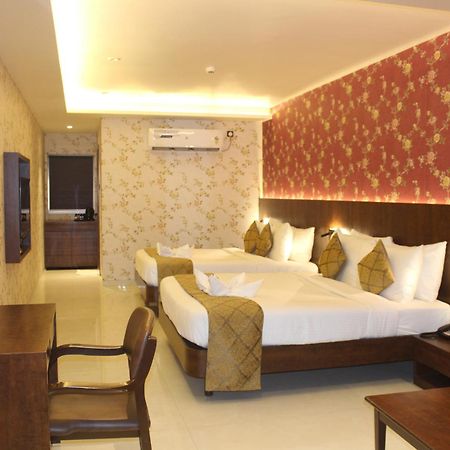 Hotel Madhuban Silvassa Bagian luar foto