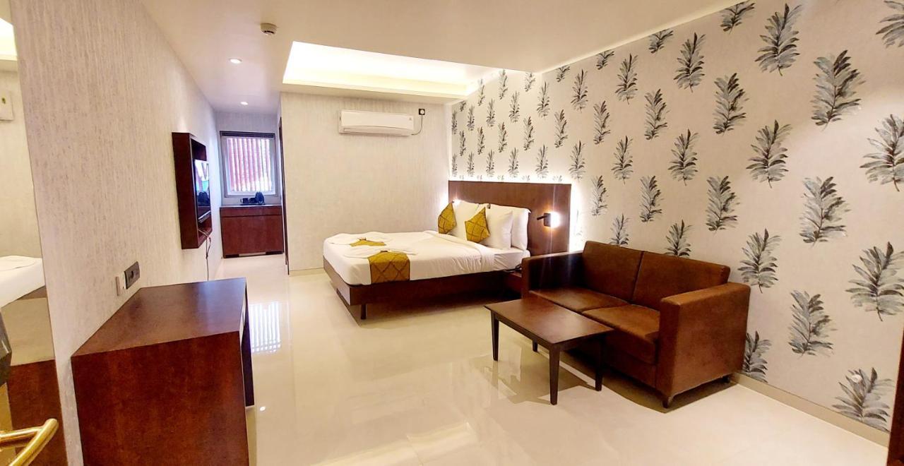 Hotel Madhuban Silvassa Bagian luar foto