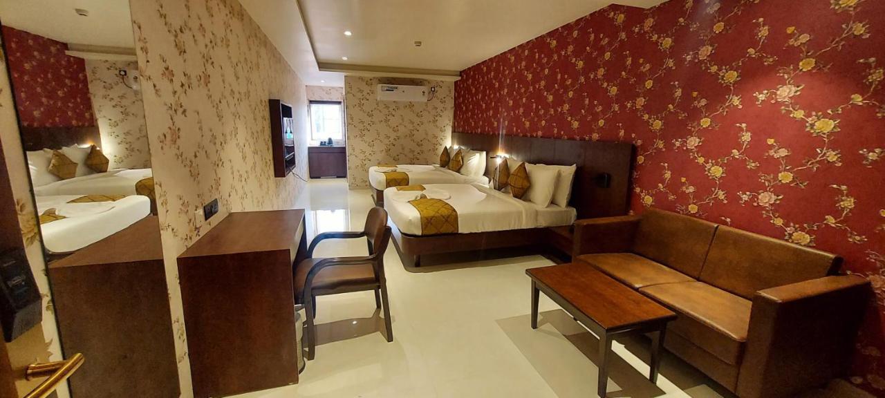 Hotel Madhuban Silvassa Bagian luar foto