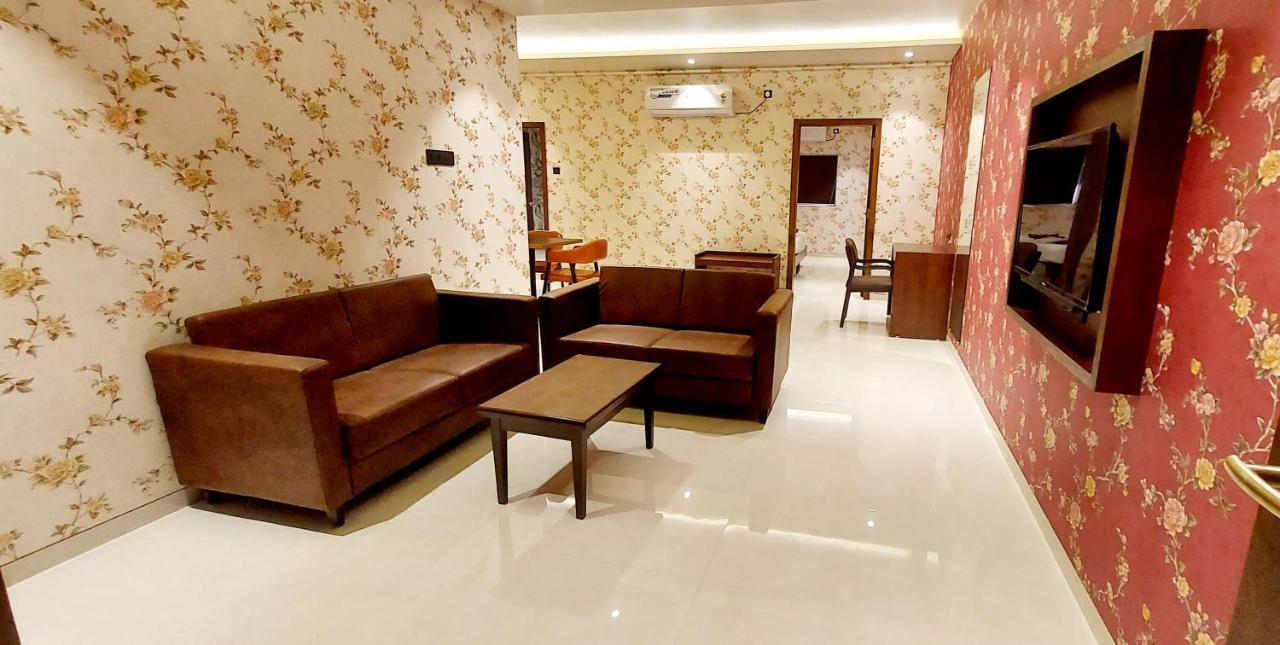 Hotel Madhuban Silvassa Bagian luar foto