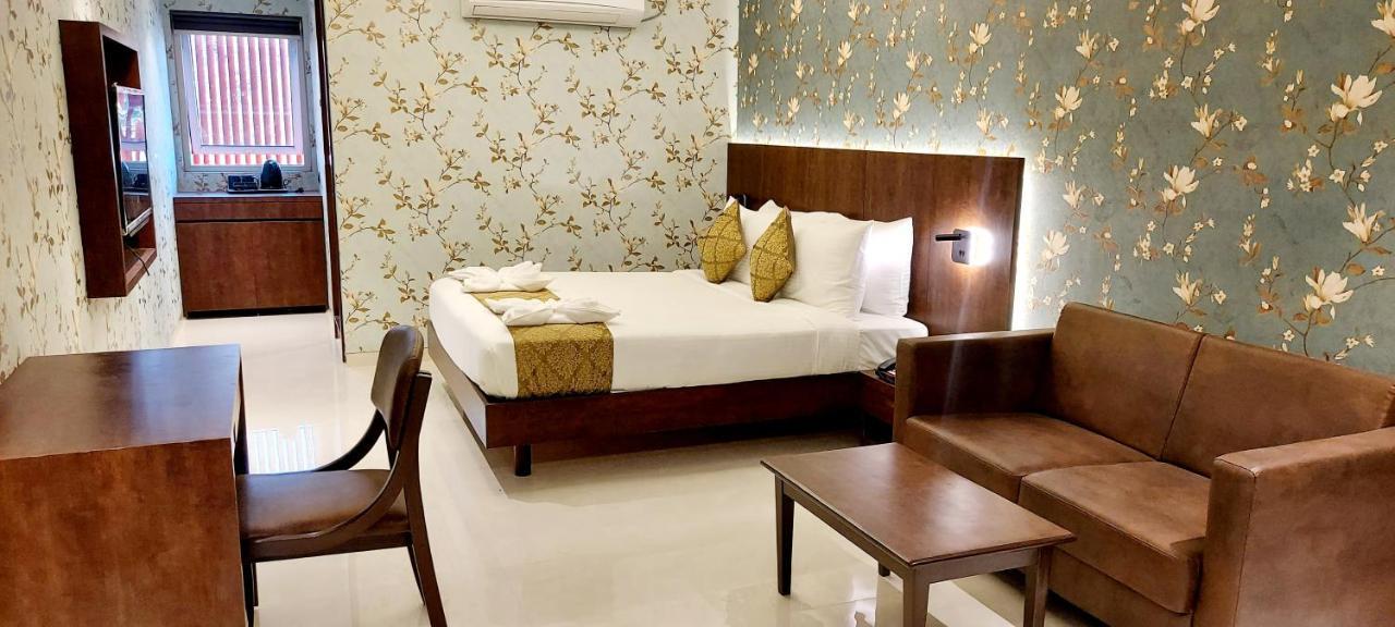 Hotel Madhuban Silvassa Bagian luar foto
