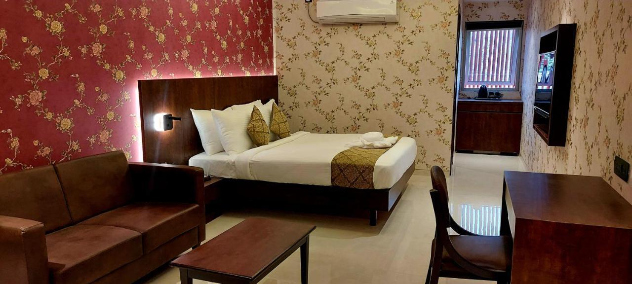 Hotel Madhuban Silvassa Bagian luar foto