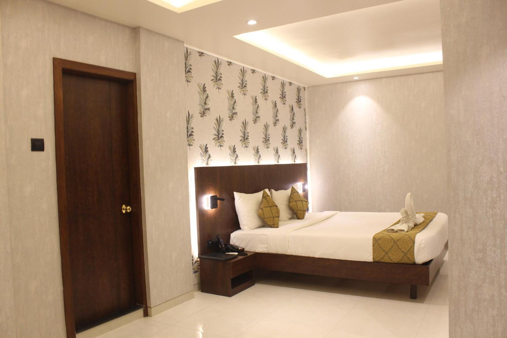 Hotel Madhuban Silvassa Bagian luar foto