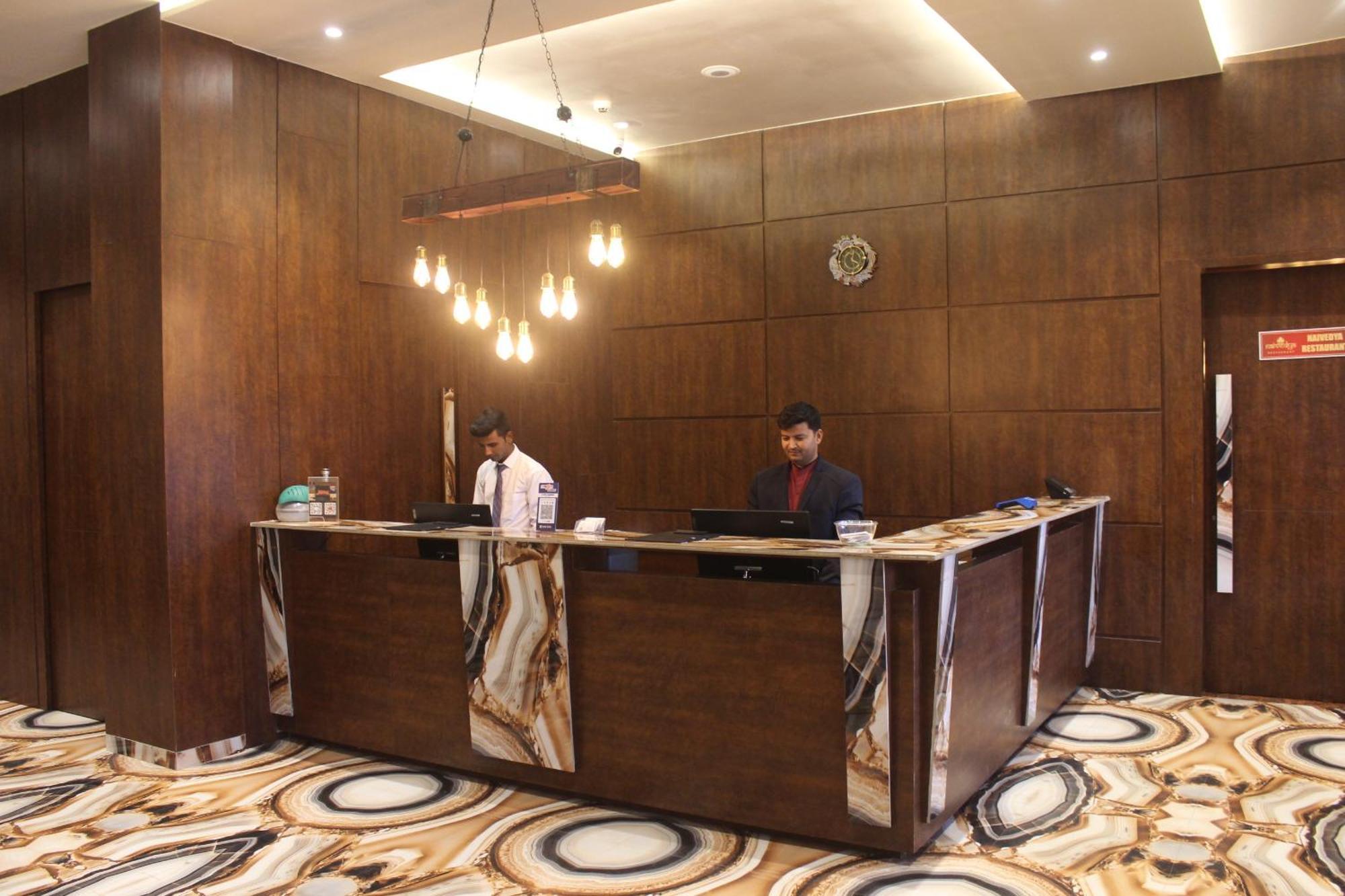 Hotel Madhuban Silvassa Bagian luar foto
