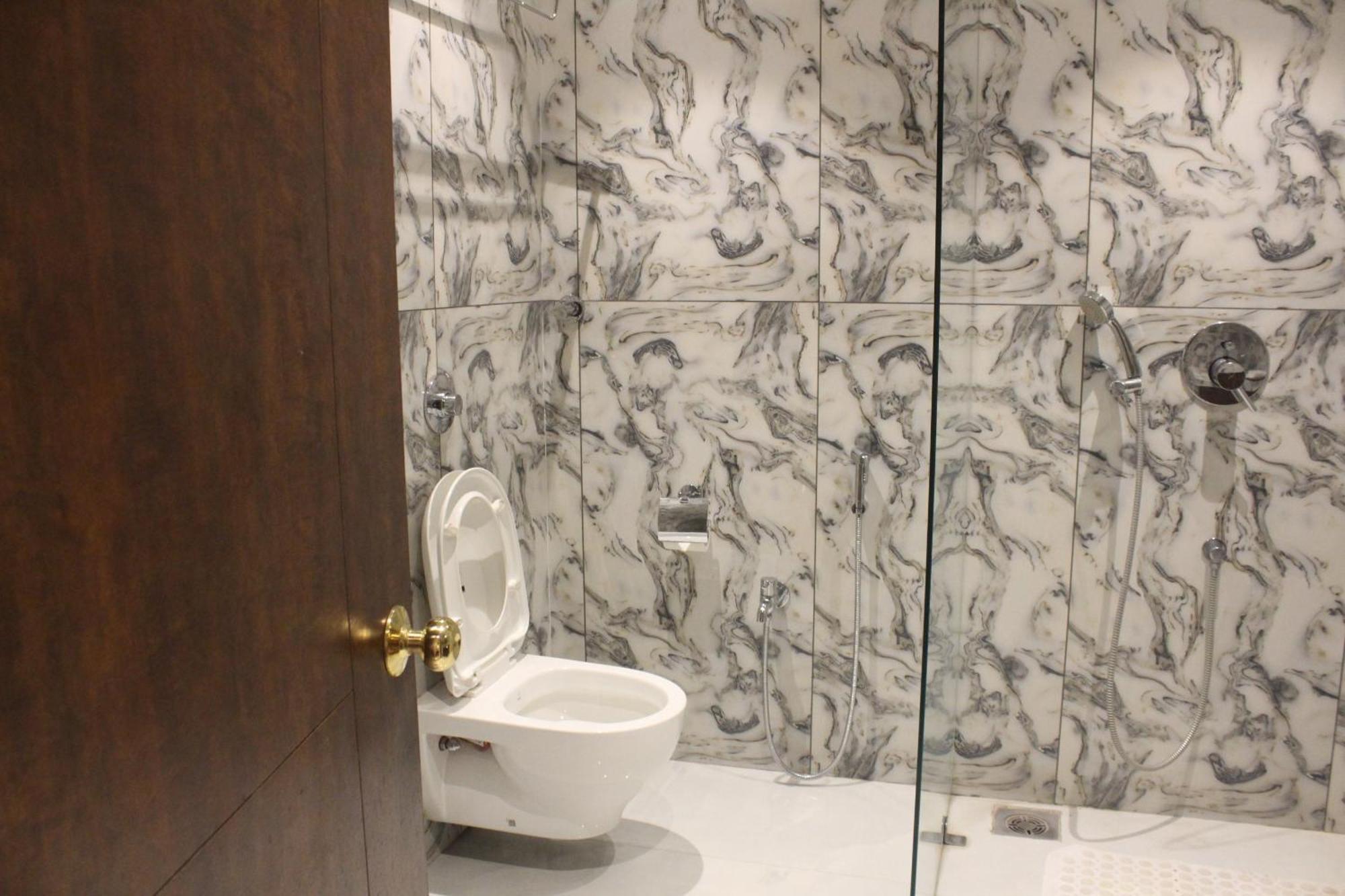 Hotel Madhuban Silvassa Bagian luar foto